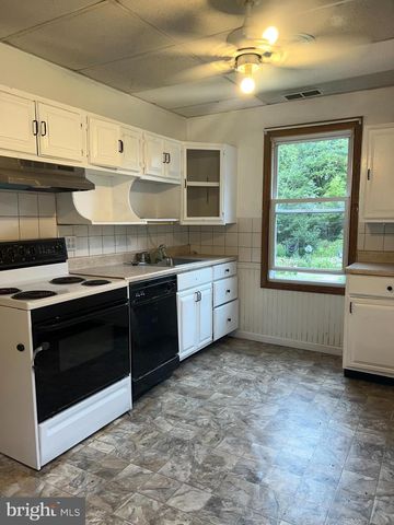 25 & 0 BROAD ST, Ashland, PA 17921