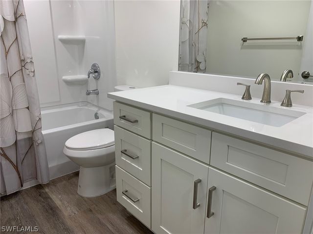 1740 Pine Valley DR 213, Fort Myers, FL 33907