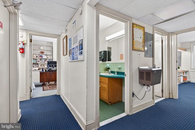 820 E VERNON RD, Philadelphia, PA 19119