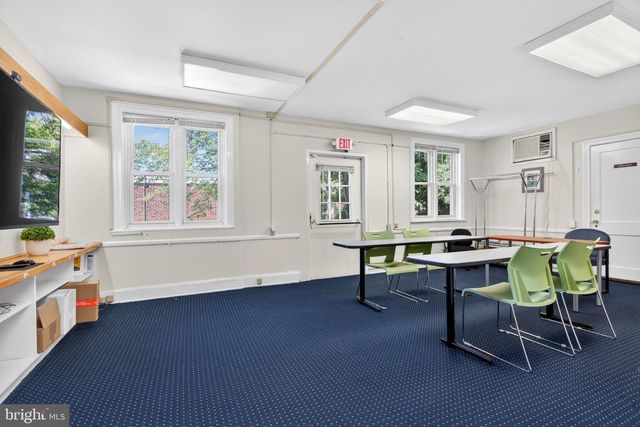 820 E VERNON RD, Philadelphia, PA 19119