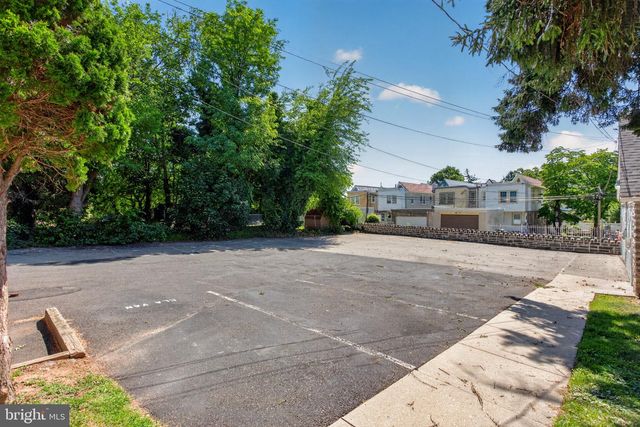 820 E VERNON RD, Philadelphia, PA 19119