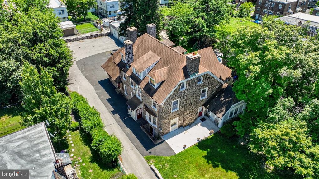 820 E VERNON RD, Philadelphia, PA 19119