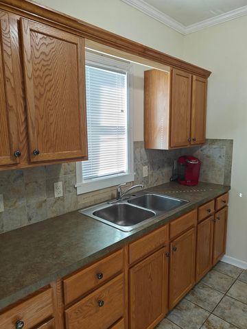 1329 S Greenwood Ave, Wichita, KS 67211