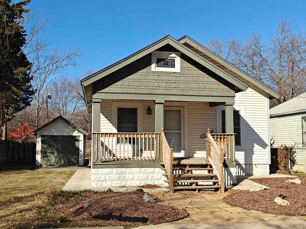 1329 S Greenwood Ave, Wichita, KS 67211