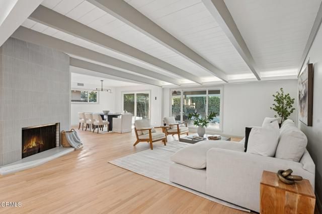 6043 Mary Ellen Avenue, Los Angeles, CA 91401