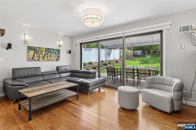160 Magnolia Avenue, Tenafly, NJ 07670