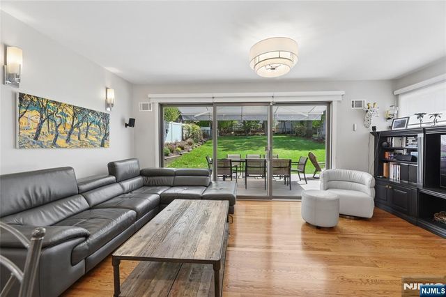 160 Magnolia Avenue, Tenafly, NJ 07670
