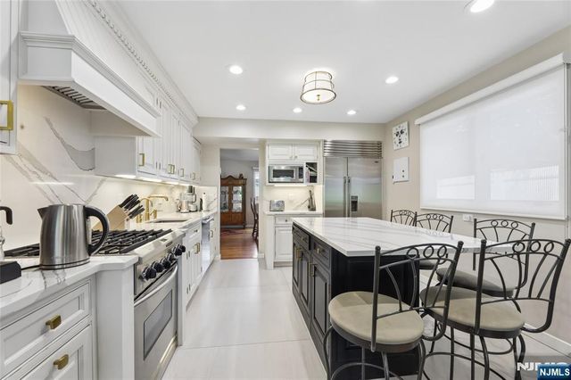 160 Magnolia Avenue, Tenafly, NJ 07670