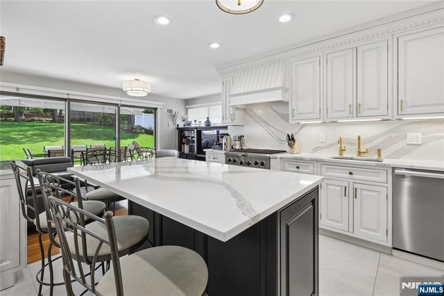 160 Magnolia Avenue, Tenafly, NJ 07670