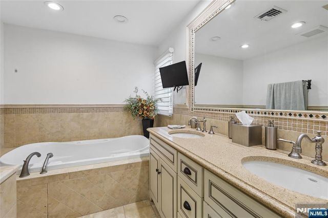 160 Magnolia Avenue, Tenafly, NJ 07670