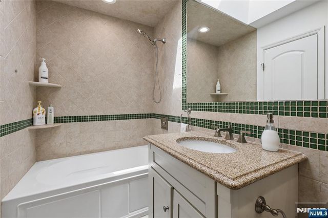 160 Magnolia Avenue, Tenafly, NJ 07670