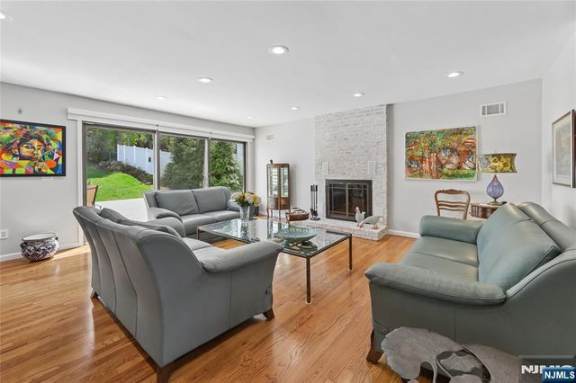 160 Magnolia Avenue, Tenafly, NJ 07670