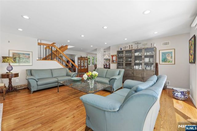 160 Magnolia Avenue, Tenafly, NJ 07670