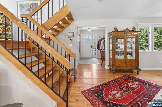 160 Magnolia Avenue, Tenafly, NJ 07670