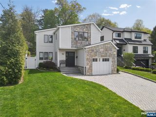 160 Magnolia Avenue, Tenafly, NJ 07670