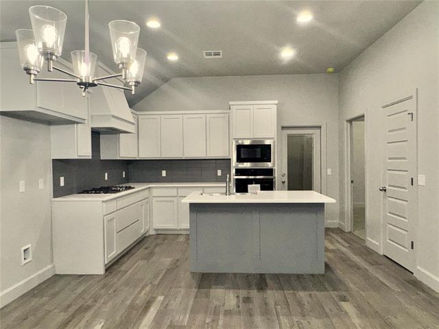 9340 NW 143rd Street, Yukon, OK 73099