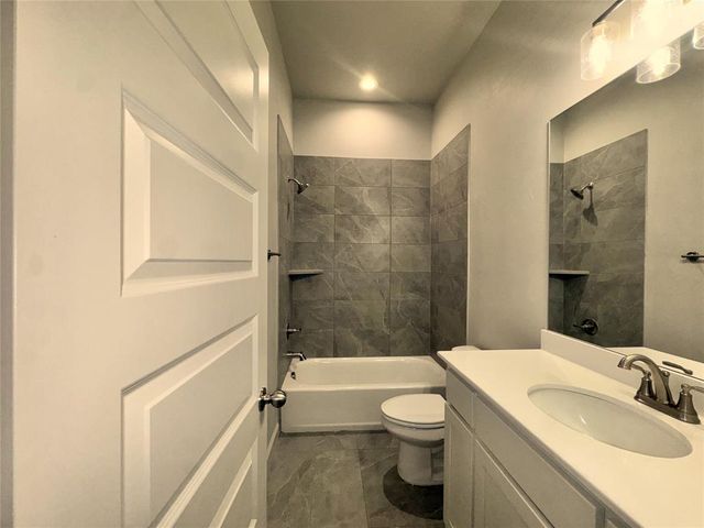 9340 NW 143rd Street, Yukon, OK 73099