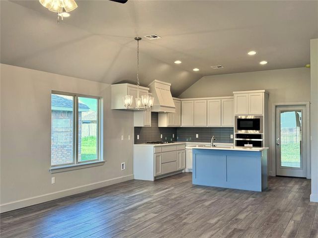 9340 NW 143rd Street, Yukon, OK 73099
