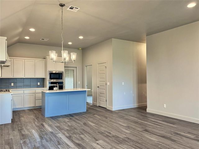 9340 NW 143rd Street, Yukon, OK 73099
