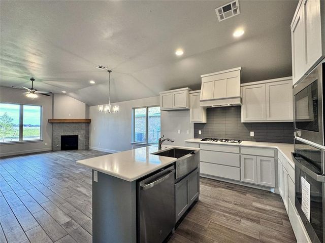 9340 NW 143rd Street, Yukon, OK 73099