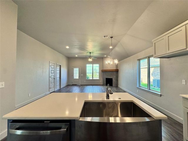 9340 NW 143rd Street, Yukon, OK 73099