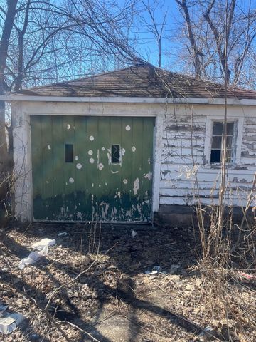 8833 MANOR Street, Detroit, MI 48204