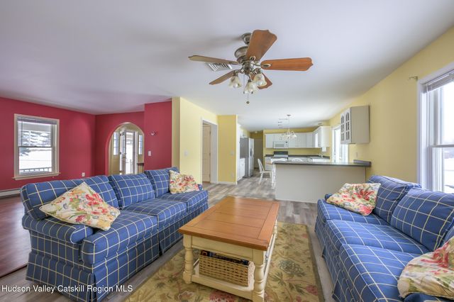 311 Middle Road, Hudson, NY 12534