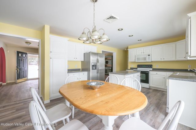 311 Middle Road, Hudson, NY 12534