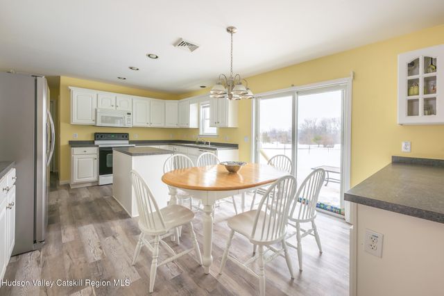 311 Middle Road, Hudson, NY 12534