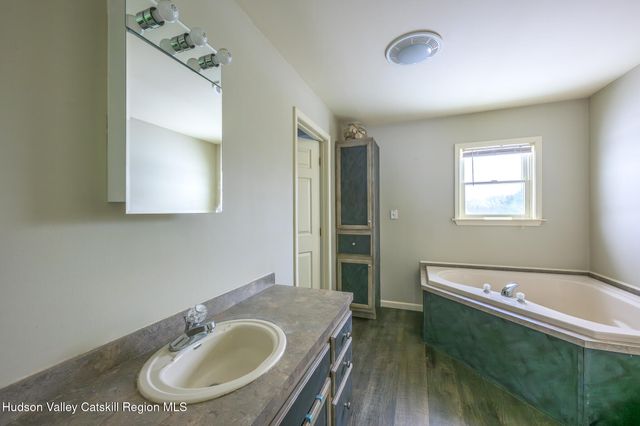 311 Middle Road, Hudson, NY 12534