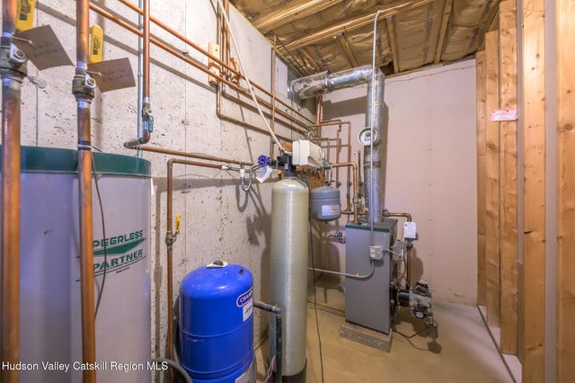 311 Middle Road, Hudson, NY 12534