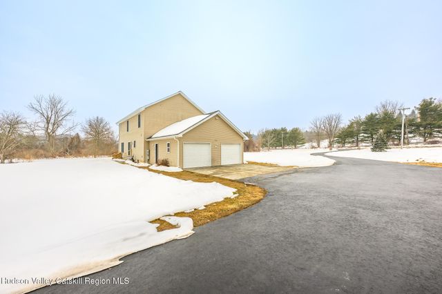 311 Middle Road, Hudson, NY 12534