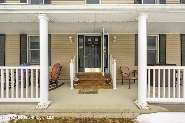 311 Middle Road, Hudson, NY 12534