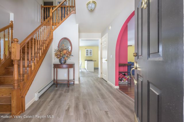 311 Middle Road, Hudson, NY 12534