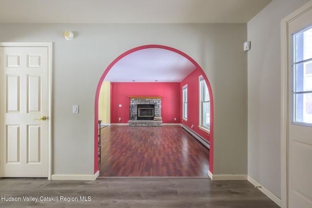 311 Middle Road, Hudson, NY 12534