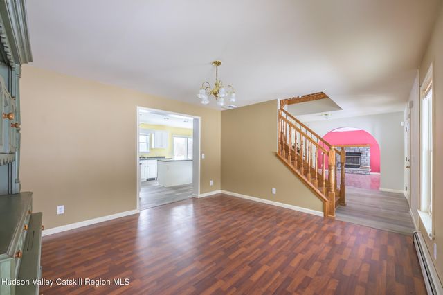 311 Middle Road, Hudson, NY 12534