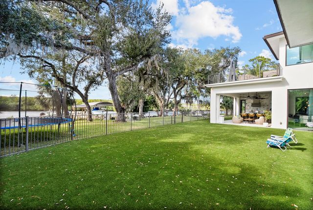 178 SE Via Lago Garda, Port St. Lucie, FL 34952