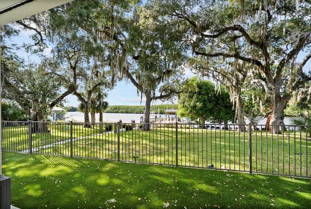 178 SE Via Lago Garda, Port St. Lucie, FL 34952