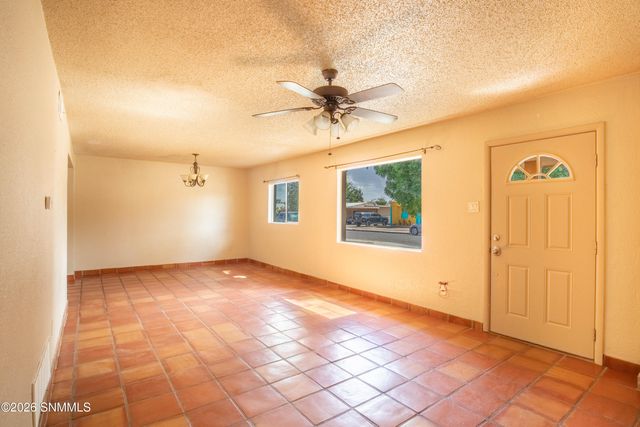 1934 Amis Avenue, Las Cruces, NM 88005