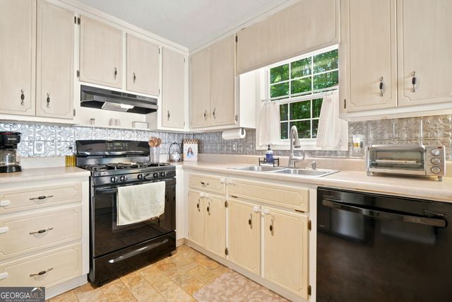 118 Hawkins Farm Lane, Ball Ground, GA 30107