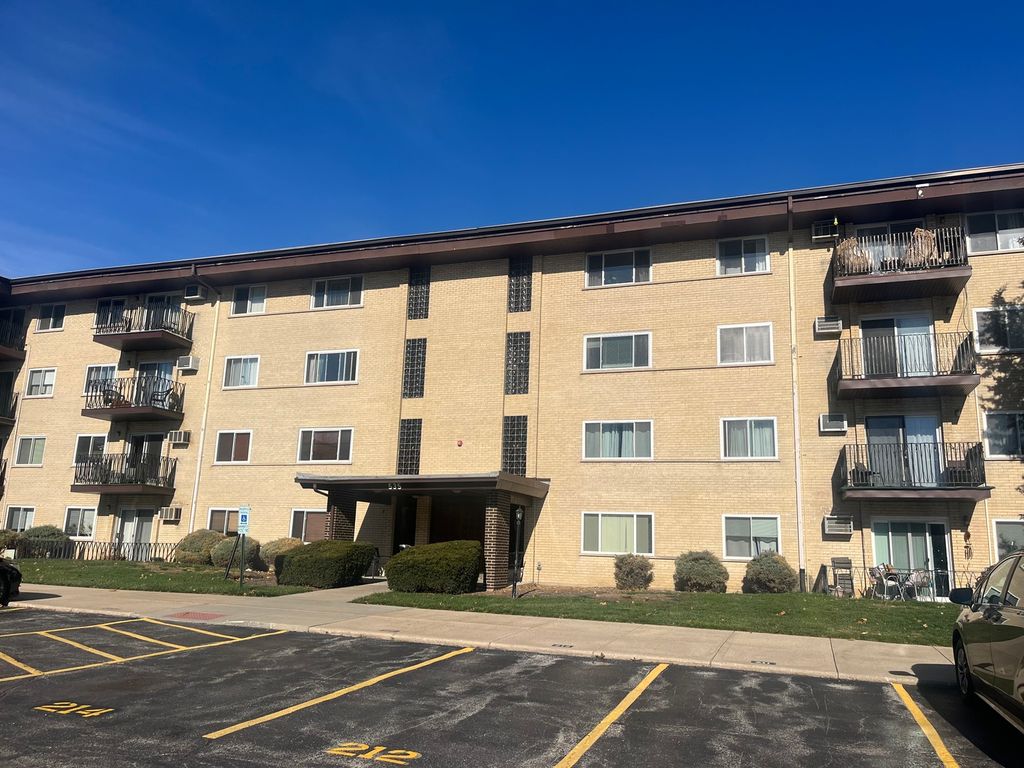 535 S Cleveland Avenue 101, Arlington Heights, IL 60005