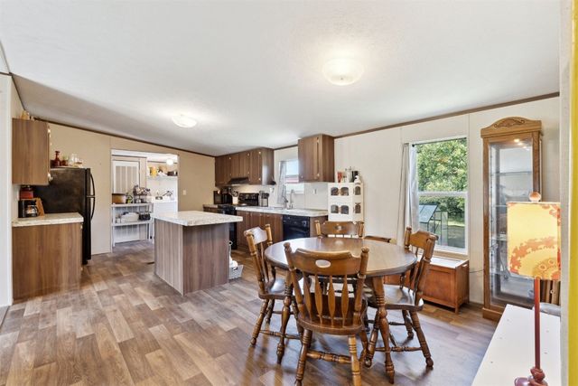 4040 Logan Hills Drive, Guthrie, OK 73044