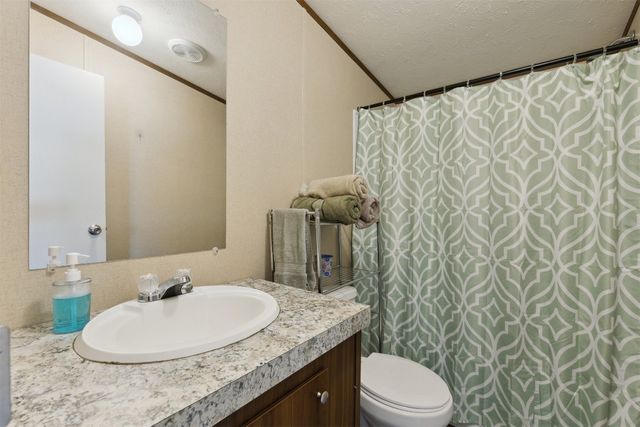 4040 Logan Hills Drive, Guthrie, OK 73044