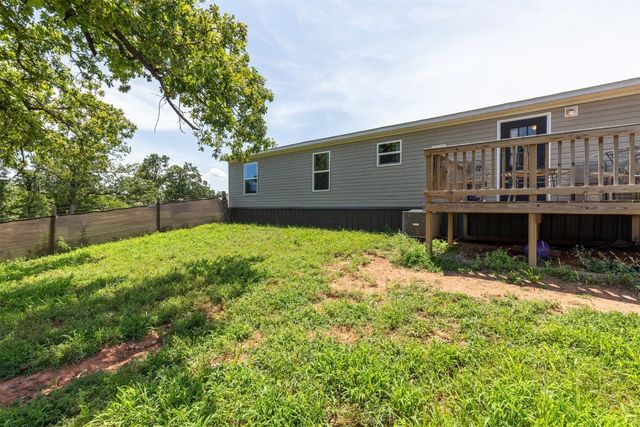 4040 Logan Hills Drive, Guthrie, OK 73044