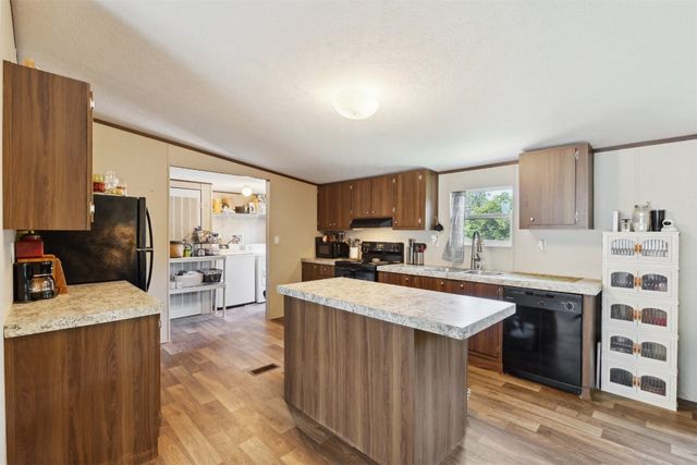 4040 Logan Hills Drive, Guthrie, OK 73044