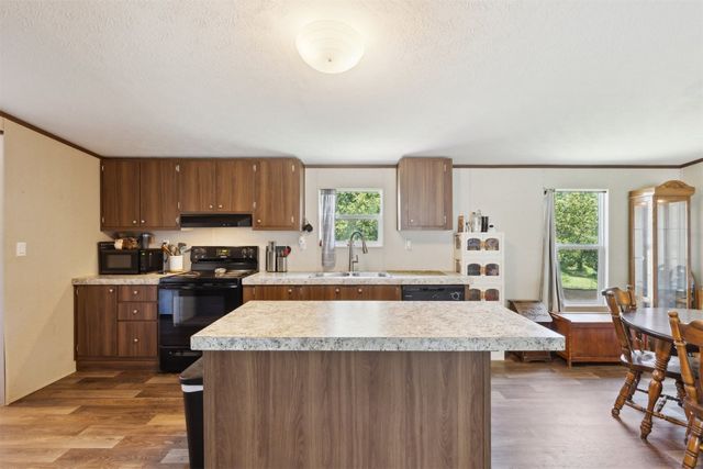4040 Logan Hills Drive, Guthrie, OK 73044