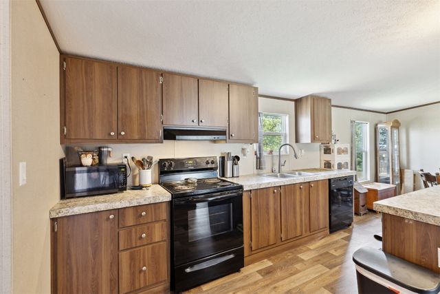 4040 Logan Hills Drive, Guthrie, OK 73044