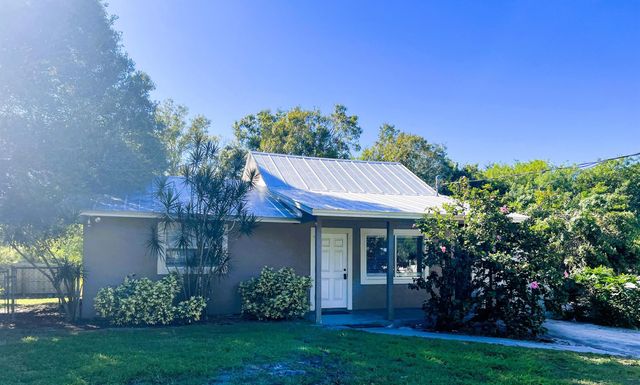 377 Baysinger Avenue, Fort Pierce, FL 34982