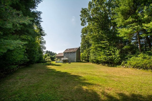 15 Hillside Lane, Bridgewater, MA 02324