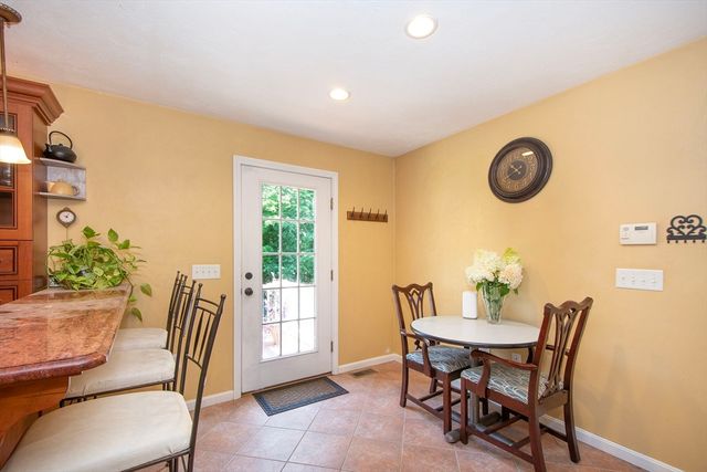 15 Hillside Lane, Bridgewater, MA 02324